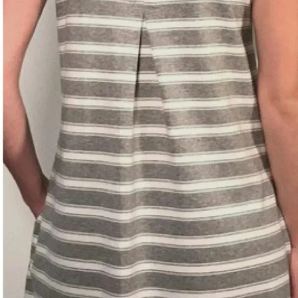Loveriche gray/white striped sleeveless shift dress with pockets sz. medium - Picture 3 of 7